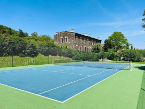 Studio avec piscine et tennis